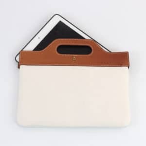 本革のアクセントがおしゃれなタブレットケース