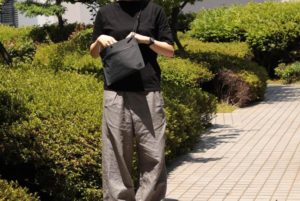 薄さ、軽さ、かっこよさにこだわった新しいサコッシュmile