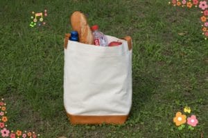 A4ファイルが入る縦長のワンハンドルトート