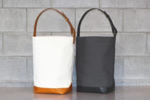 A4ファイルが入る縦長のワンハンドルトート