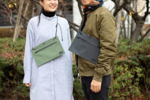 薄さ、軽さ、かっこよさにこだわった新しいサコッシュmile