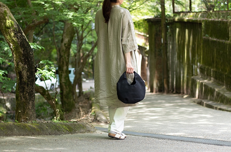 職人オリジナルの丸いフォルムが可愛いバルーンバッグ