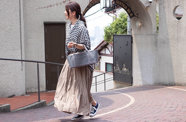 ヨコ長トート　グレー